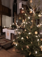 Weihnachtsbaum in der Kirche